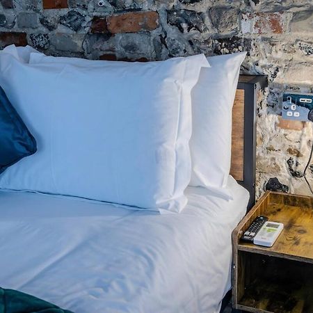 Aparotel Serviced Apartments - Stonehenge, Amesbury Town Centre Buitenkant foto