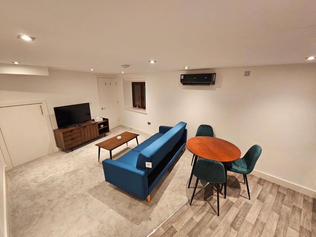 Aparotel Serviced Apartments - Stonehenge, Amesbury Town Centre Kamer foto